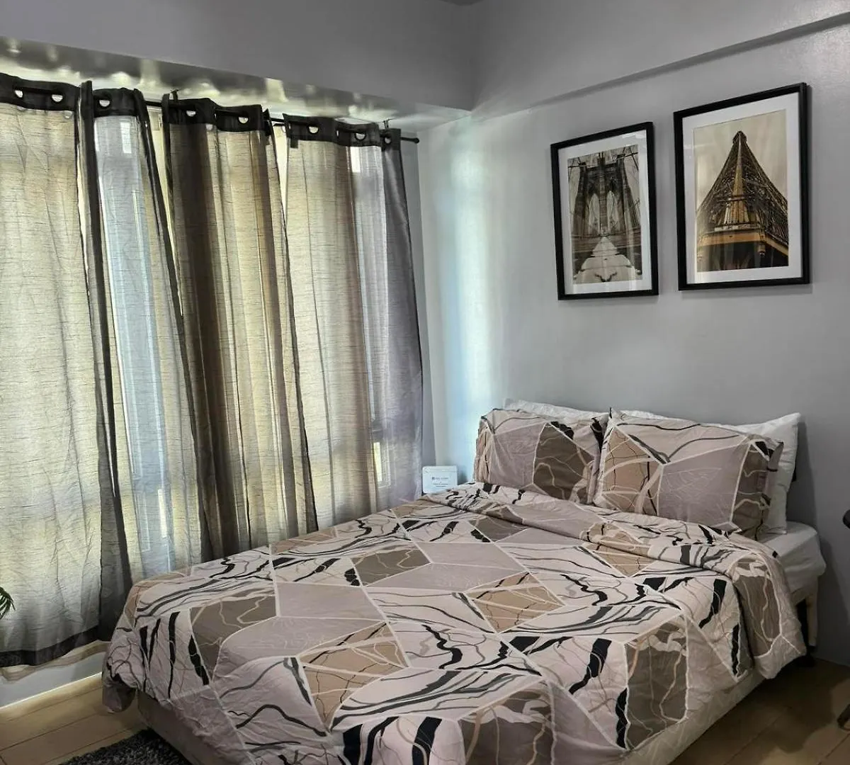 Henry'S Newport Deluxe Condotel Pasay